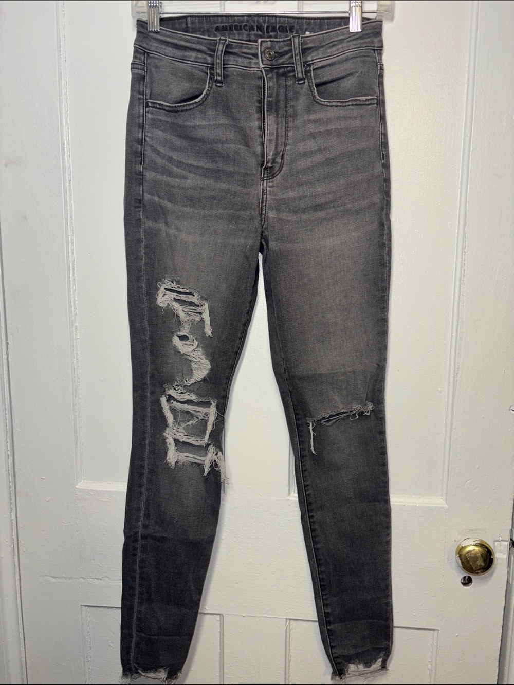 American Eagle Outfitters Women's Distressed super Hi rise Skinny jegging sz 6R